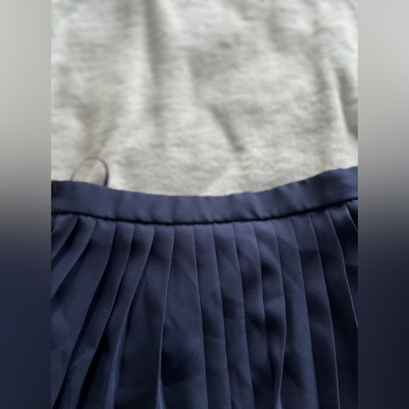 Uniqlo blue pleated midi skirt - Picture 9 of 9